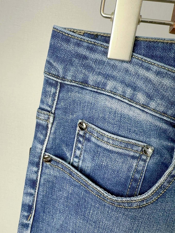 ブランドジーンズ角部分ディテール